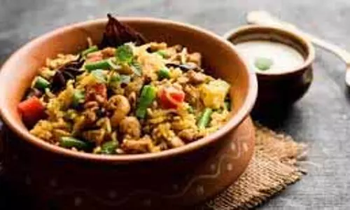 Pulao Tips: पुलाव बनाते समय जरूर अपनाएं ये टिप्स Pulao Tips: पुलाव बनाते समय जरूर अपनाएं ये टिप्स