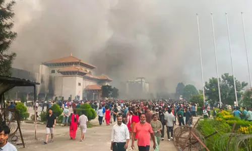 नेपाल हिंसक प्रदर्शन: काठमांडू में फंसे भारतीय नागरिक, जर्मन पर्यटक ने कहा- मारे जा रहे निर्दोष लोग