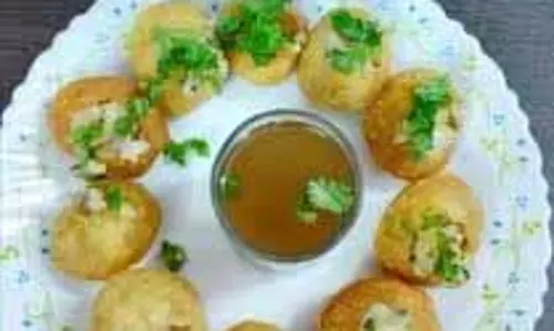 Pani Puri Recipe: घर पर बनाएं स्ट्रीट-स्टाइल कुरकुरी और चटपटी पानी पूरी