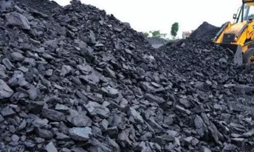 Bokaro:  खनन विभाग की कार्रवाई, कोयला लदे दो ट्रक जब्त; चालक गिरफ्तार