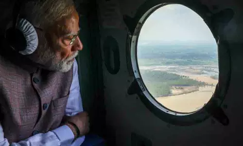 Modi ने बाढ़ प्रभावित पंजाब के लिए 1,600 करोड़ रुपये की घोषणा की Modi ने बाढ़ प्रभावित पंजाब के लिए 1,600 करोड़ रुपये की घोषणा की