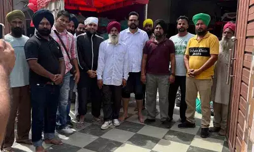 Singer Guru Randhawa ने बाढ़ प्रभावित पंजाब के किसानों की मदद के लिए हाथ बढ़ाया Singer Guru Randhawa ने बाढ़ प्रभावित पंजाब के किसानों की मदद के लिए हाथ बढ़ाया