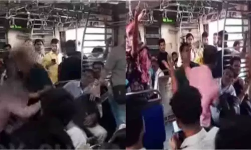Thane-Vashi लोकल ट्रेन में सीट को लेकर झगड़ा वायरल