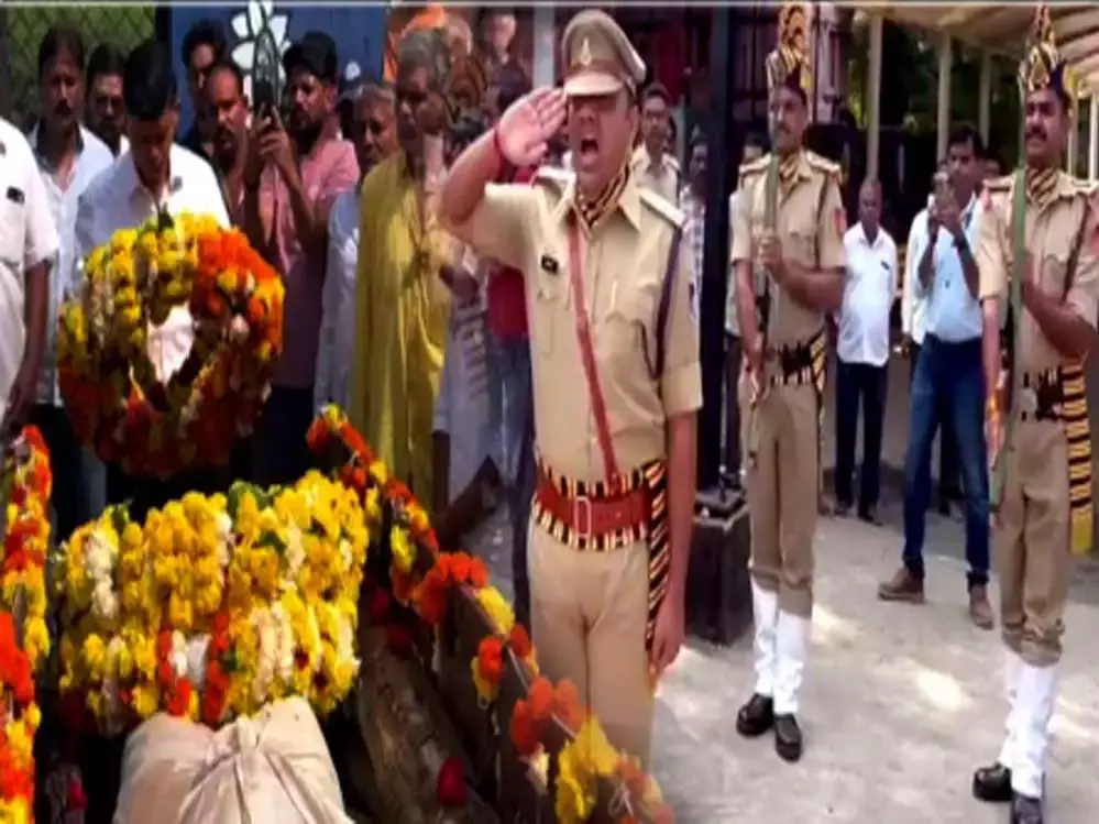 Ujjain: उज्जैन पुलिस ने आरक्षक आरती को दी सम्मानपूर्वक अंतिम विदाई