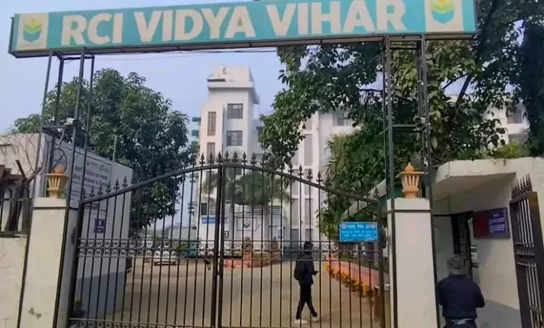 Greater Noida: गोलियों की वारदात से इंस्टिट्यूट में तनाव Greater Noida: गोलियों की वारदात से इंस्टिट्यूट में तनाव