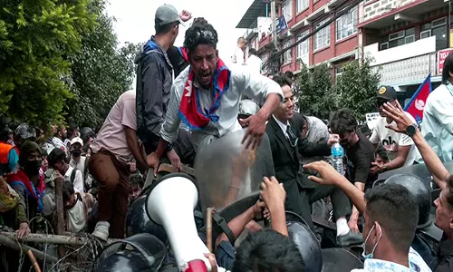 UN मानवाधिकार प्रमुख तुर्क नेपाल में विरोध प्रदर्शनों में हुई मौतों से स्तब्ध, संयम और बातचीत का आग्रह UN मानवाधिकार प्रमुख तुर्क नेपाल में विरोध प्रदर्शनों में हुई मौतों से स्तब्ध, संयम और बातचीत का आग्रह