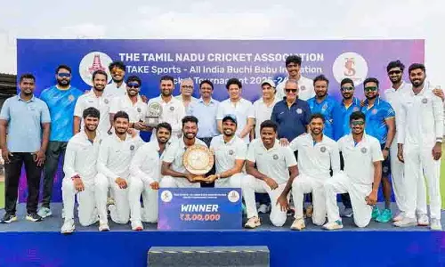 Hyderabad ने बुची बाबू ट्रॉफी पर अपना छठा समग्र खिताब बरकरार रखा Hyderabad ने बुची बाबू ट्रॉफी पर अपना छठा समग्र खिताब बरकरार रखा