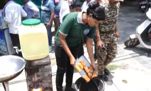 भुवनेश्वर में अचानक छापेमारी, BMC ने 100 किलो बासी खाना जब्त किया