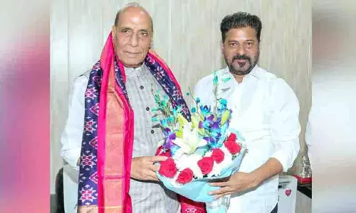 Revanth Reddy ने गांधी सरोवर परियोजना के लिए रक्षा भूमि मांगी Revanth Reddy ने गांधी सरोवर परियोजना के लिए रक्षा भूमि मांगी