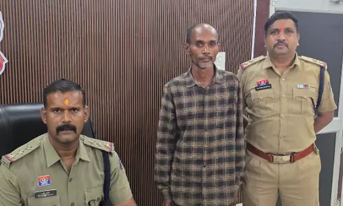 फेसबुक अकांउट से अश्लील टिप्पणी, आरोपी गिरफ्तार फेसबुक अकांउट से अश्लील टिप्पणी, आरोपी गिरफ्तार