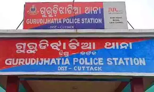 Cuttack के अथागढ़ में दूध में मिलावट का रैकेट पकड़ा गया Cuttack के अथागढ़ में दूध में मिलावट का रैकेट पकड़ा गया