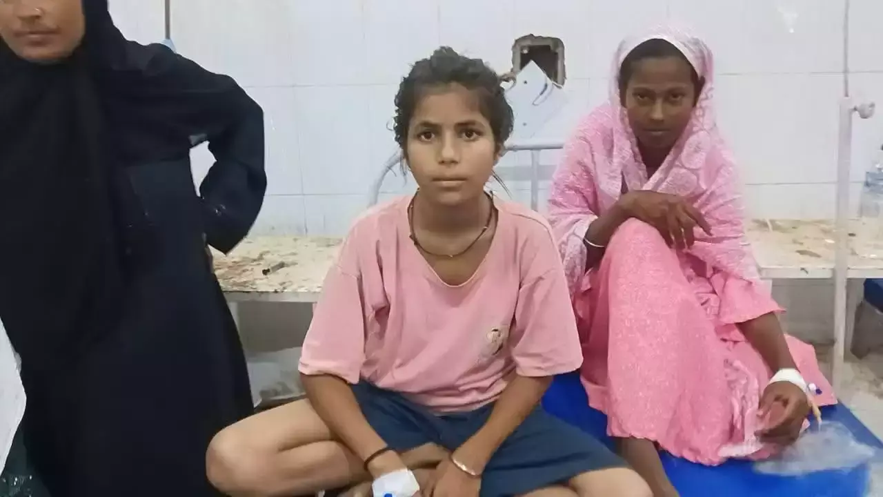 Amethi: जंगली फल से आठ की तबीयत बिगड़ी