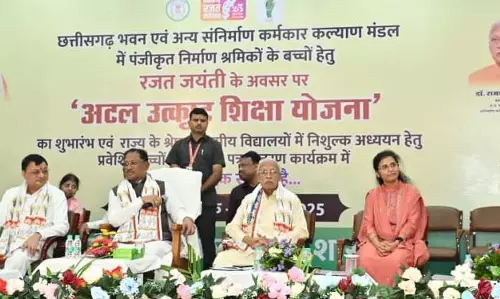 CM विष्णुदेव साय की आत्मीयता ने छुआ श्रमिक परिवार का दिल