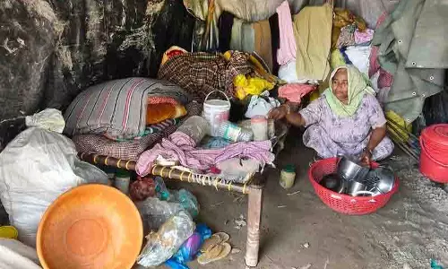 Dhakka Basti फिर बाढ़ की चपेट में, परिवार हताश Dhakka Basti फिर बाढ़ की चपेट में, परिवार हताश