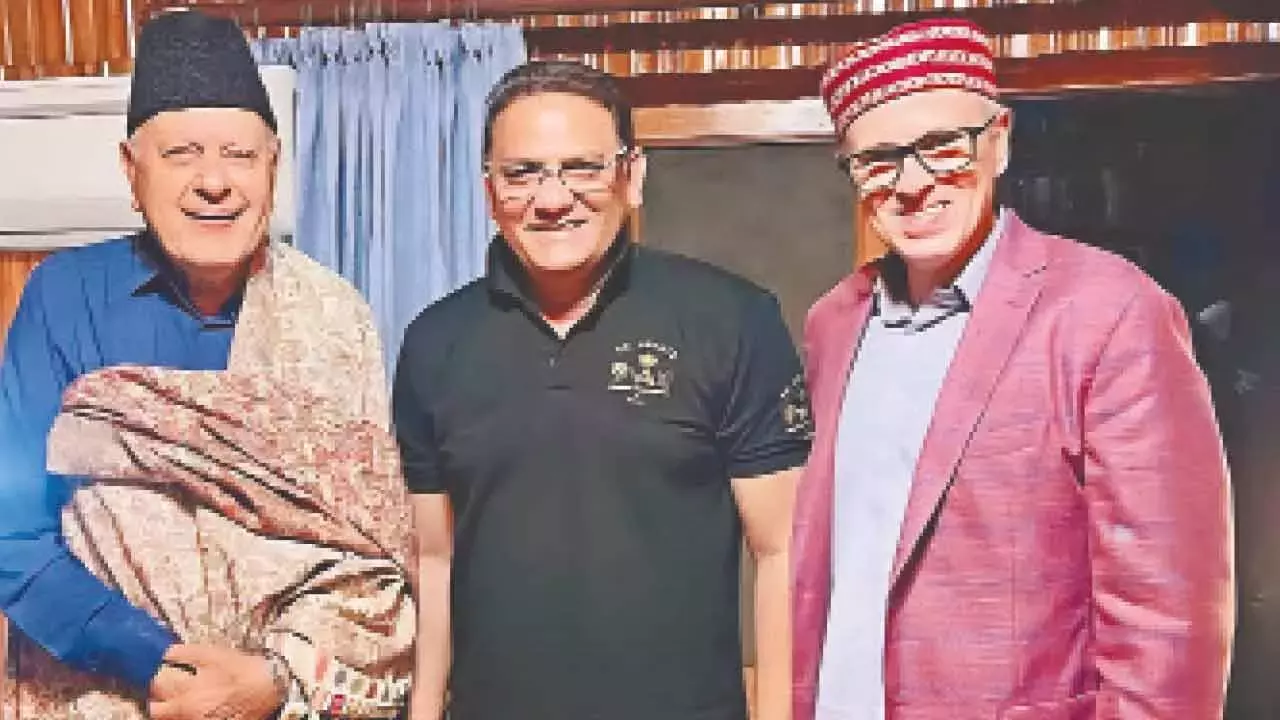 Telangana: अज़हर ने कश्मीरी युवाओं को प्रोत्साहित करने का आह्वान किया Telangana: अज़हर ने कश्मीरी युवाओं को प्रोत्साहित करने का आह्वान किया