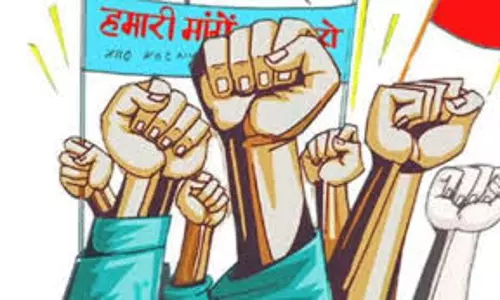 Hamirpur: किसानों ने सड़क पर किया हंगामा Hamirpur: किसानों ने सड़क पर किया हंगामा