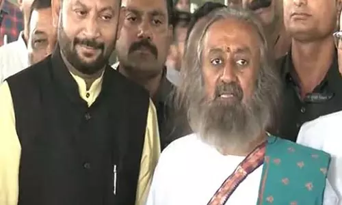 श्री श्री रविशंकर: Nepal में अनुयायियों से जुड़े अंतरराष्ट्रीय साजिश के संकेत
