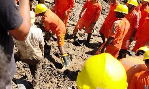 Nirmand में दो घरों में भूस्खलन से एक ही परिवार के पांच लोगों की मौत, तीन घायल