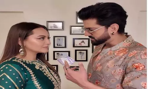 सोनाक्षी सिन्हा के 15 साल, जश्न में जहीर का अंदाज सोनाक्षी सिन्हा के 15 साल, जश्न में जहीर का अंदाज