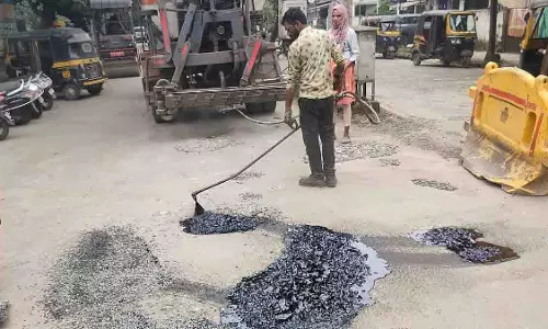 गड्ढों से मिलेगी मुक्ति, Panvel में सड़क सुधार कार्य तेज़ी से जारी गड्ढों से मिलेगी मुक्ति, Panvel में सड़क सुधार कार्य तेज़ी से जारी