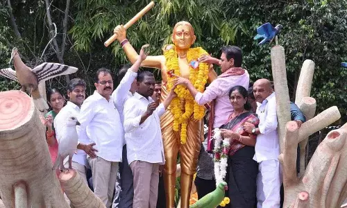 वीरनारी चकली ऐलम्मा को बधाई: KTR वीरनारी चकली ऐलम्मा को बधाई: KTR