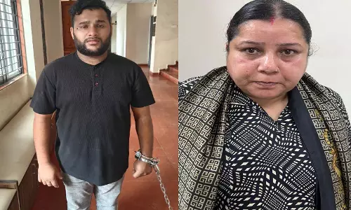 नकली सोना देकर असली सोना लेकर फरार मां-बेटा गिरफ्तार, 8.50 लाख की संपत्ति जप्त नकली सोना देकर असली सोना लेकर फरार मां-बेटा गिरफ्तार, 8.50 लाख की संपत्ति जप्त