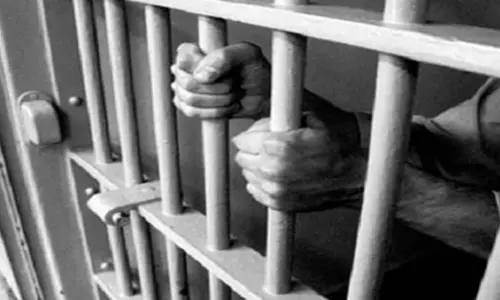 जेल में सुधीर सूरी हत्याकांड के आरोपी ने किया जानलेवा हमला, पुलिस अधिकारी घायल जेल में सुधीर सूरी हत्याकांड के आरोपी ने किया जानलेवा हमला, पुलिस अधिकारी घायल