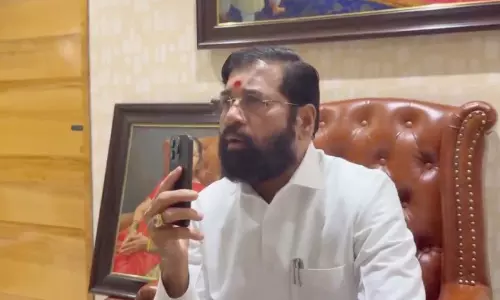 उपमुख्यमंत्री एकनाथ शिंदे ने नेपाल में फंसे महाराष्ट्र के पर्यटकों को सुरक्षित वापसी का दिया आश्वासन उपमुख्यमंत्री एकनाथ शिंदे ने नेपाल में फंसे महाराष्ट्र के पर्यटकों को सुरक्षित वापसी का दिया आश्वासन