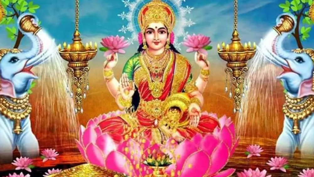 Mahalaxmi Puja on Pitru Paksha Ashtami: पितृ पक्ष अष्टमी पर वास्तु और विधि के अनुसार करें महालक्ष्मी पूजा Mahalaxmi Puja on Pitru Paksha Ashtami: पितृ पक्ष अष्टमी पर वास्तु और विधि के अनुसार करें महालक्ष्मी पूजा