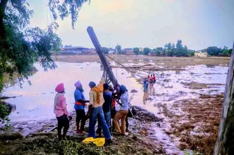 Ajnala के 84 गांवों में दो सप्ताह बाद बिजली आपूर्ति बहाल Ajnala के 84 गांवों में दो सप्ताह बाद बिजली आपूर्ति बहाल