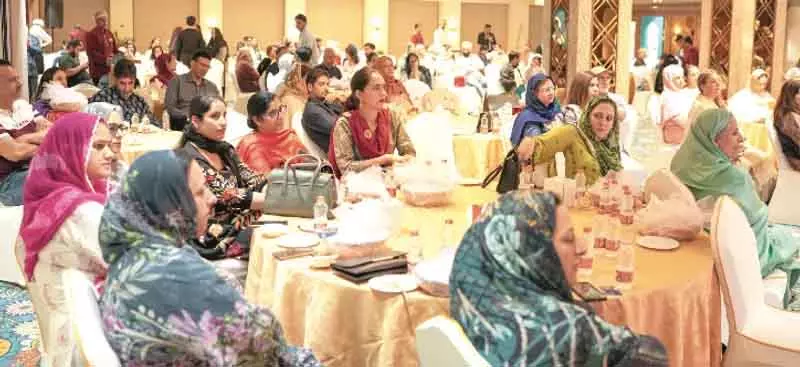 तनिष्क ने श्रीनगर में ग्राहकों के लिए नूर-ए-कश्मीर की मेजबानी की तनिष्क ने श्रीनगर में ग्राहकों के लिए नूर-ए-कश्मीर की मेजबानी की