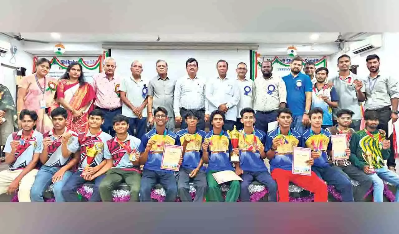 खेल स्थानीय ब्रीफिंग, St Anne College ने खिताब जीता खेल स्थानीय ब्रीफिंग, St Anne College ने खिताब जीता