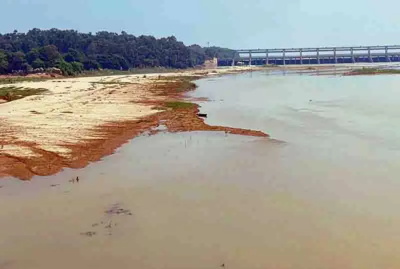 Phagwara: ब्यास नदी का जलस्तर घटा Phagwara: ब्यास नदी का जलस्तर घटा