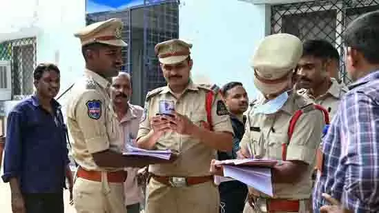 Hyderabad: घर के अंदर महिला की हत्या, भागने से पहले चोरों ने नहाया Hyderabad: घर के अंदर महिला की हत्या, भागने से पहले चोरों ने नहाया