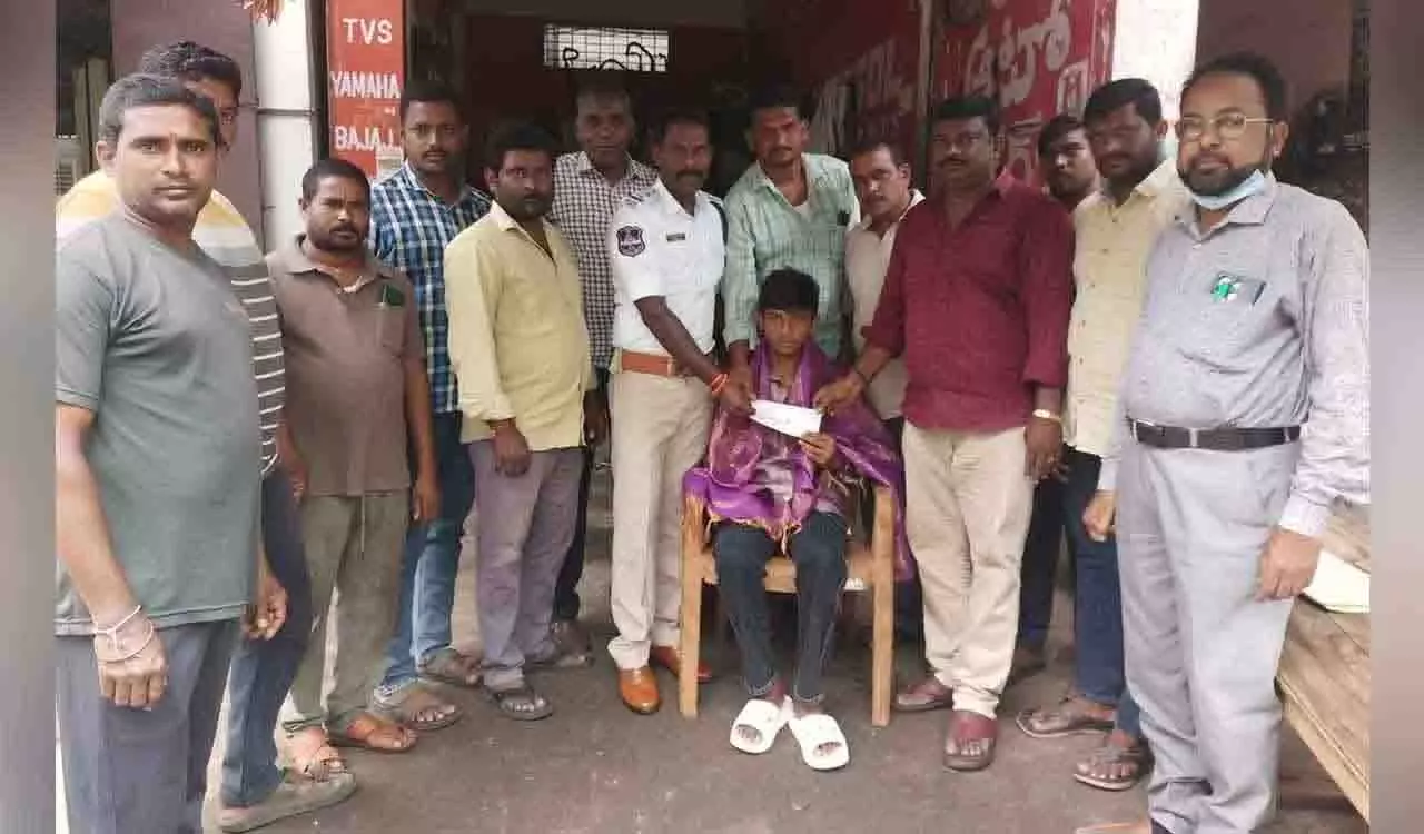 Khammam टू व्हीलर्स मैकेनिक्स एसोसिएशन, सहयोग की एक दशक पुरानी कहानी Khammam टू व्हीलर्स मैकेनिक्स एसोसिएशन, सहयोग की एक दशक पुरानी कहानी