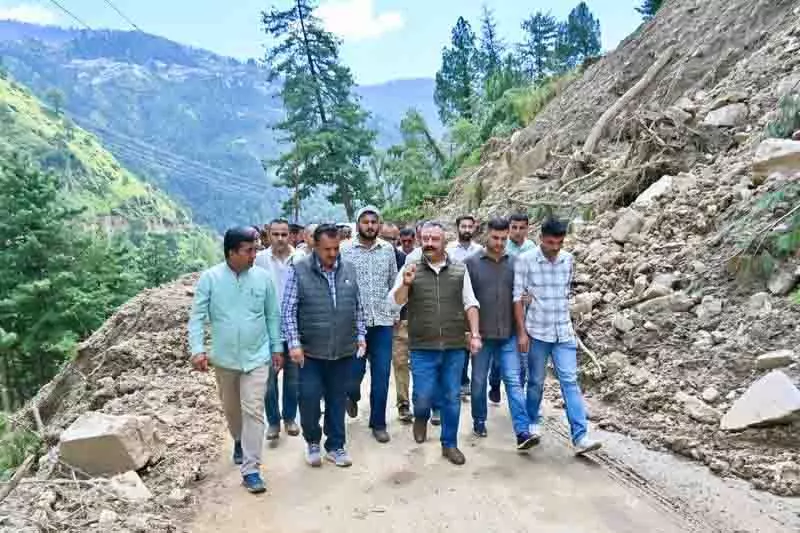 कोटखाई में 95 प्रतिशत सड़कें बहाल: Himachal Education Minister कोटखाई में 95 प्रतिशत सड़कें बहाल: Himachal Education Minister