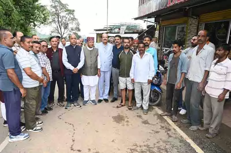 BJP नेताओं ने चंबा के भट्टियात में आपदा प्रभावित क्षेत्रों का दौरा किया BJP नेताओं ने चंबा के भट्टियात में आपदा प्रभावित क्षेत्रों का दौरा किया