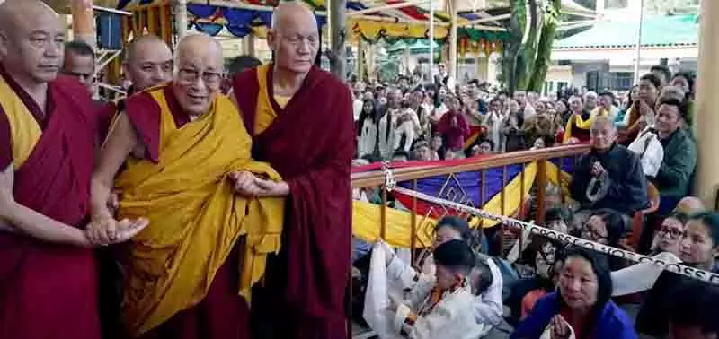 Dalai Lama ने धर्मशाला में दीर्घायु प्रार्थना सभा में भाग लिया Dalai Lama ने धर्मशाला में दीर्घायु प्रार्थना सभा में भाग लिया