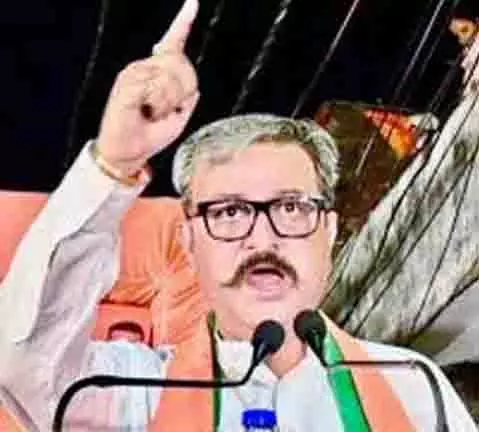 BJP ने हिरासत में लिए गए आप विधायक के बचाव पर एनसी सरकार और उमर से सवाल किए BJP ने हिरासत में लिए गए आप विधायक के बचाव पर एनसी सरकार और उमर से सवाल किए