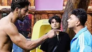 बिग बॉस 19: बसीर अली ने नगमा को अवेज दरबार के साथ घसीटा बिग बॉस 19: बसीर अली ने नगमा को अवेज दरबार के साथ घसीटा