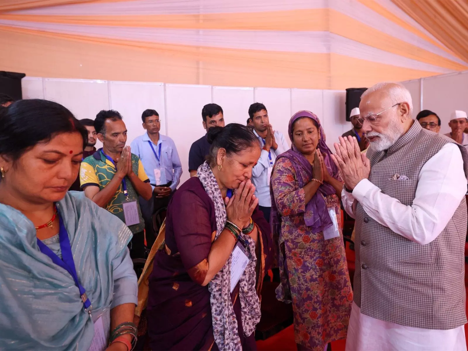 PM मोदी ने उत्तराखंड में बाढ़ की स्थिति की समीक्षा की, 1200 करोड़ रुपये की सहायता की घोषणा की PM मोदी ने उत्तराखंड में बाढ़ की स्थिति की समीक्षा की, 1200 करोड़ रुपये की सहायता की घोषणा की