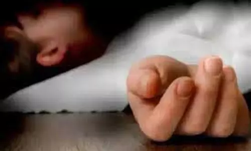 Up News : गन्ने के खेत में मिला 8 साल की बच्ची का शव, गांव में  दहशत