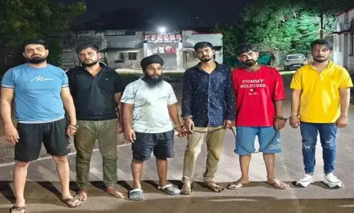 गर्लफ्रेंड ने ड्रग्स पेडलर प्रेमी को थाने से भगाया