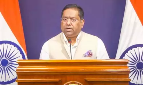 विदेश मंत्रालय ने नेपाल में फंसे भारतीयों के लिए जारी किए हेल्पलाइन नंबर विदेश मंत्रालय ने नेपाल में फंसे भारतीयों के लिए जारी किए हेल्पलाइन नंबर