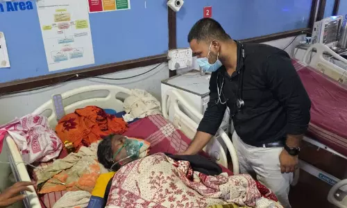 महिला पर बिजली तार गिरा, ICU में भर्ती महिला पर बिजली तार गिरा, ICU में भर्ती