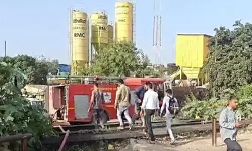ट्रेन की लगेज बोगी में धुआं, शॉर्ट सर्किट से आग लगने की आशंका
