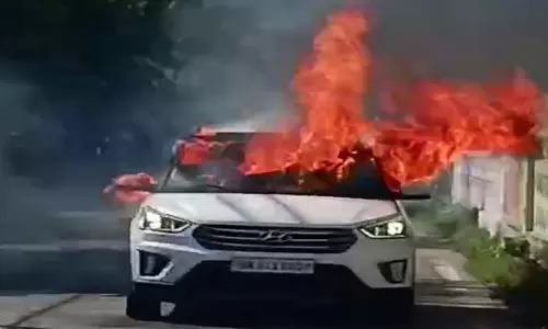 Hisar: चलती कार में अचानक उठी लपटें