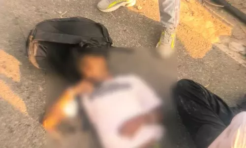 Jalandhar: मकसूदां फ्लाईओवर पर हुआ हंगामा, फैली सनसनी Jalandhar: मकसूदां फ्लाईओवर पर हुआ हंगामा, फैली सनसनी