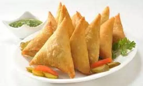 Recipe:घर पर बनाएं क्रिस्पी पिज्जा समोसा Recipe:घर पर बनाएं क्रिस्पी पिज्जा समोसा