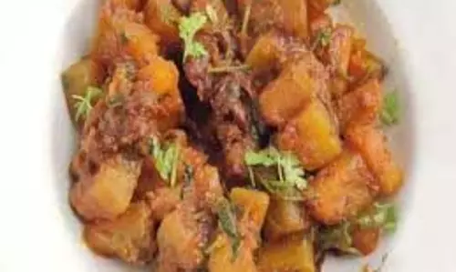 Kaddu Sabji Recipe: घर पर ऐसे बनाएं कद्दू की सब्जी Kaddu Sabji Recipe: घर पर ऐसे बनाएं कद्दू की सब्जी
